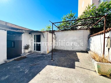 Trilocale via Luigi Martucci 49, Barra, Napoli