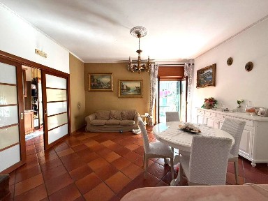 Portici, Viale Leone, 24