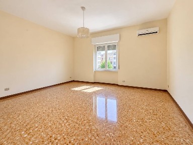 Trilocale via Pietro Castellino 51, Arenella, Napoli
