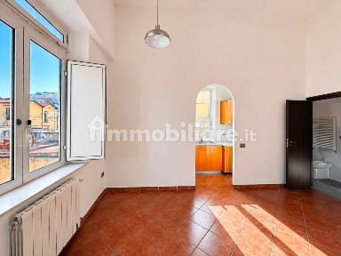 Trilocale via Concezione a Montecalvario, Quartieri Spagnoli, Napoli