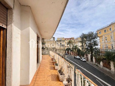 Quadrilocale via Torquato Tasso 512, Vomero, Napoli