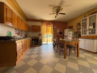 Quadrilocale via Giuseppe Verdi 12, Monaci, Giugliano in Campania