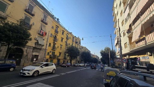 Bilocale corso Amedeo di Savoia Duca d'Aosta, Stella - Materdei, Napoli