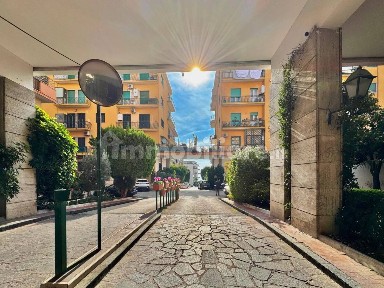 Quadrilocale via Belvedere 111, Vomero, Napoli