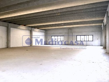 Capannone in Vendita