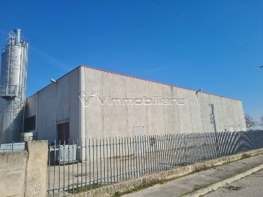 Capannone in Vendita
