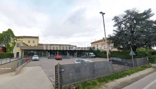 Capannone in Vendita
