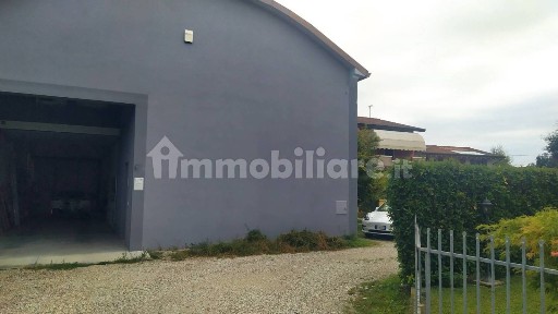 Capannone in Vendita