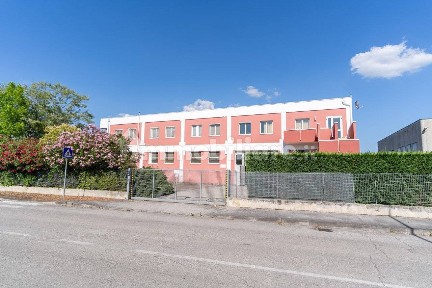 Capannone in Vendita