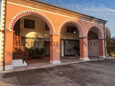 Capannone in Vendita