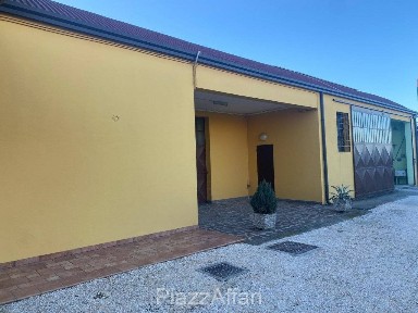 Capannone in Vendita