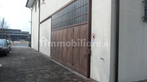 Capannone in Vendita