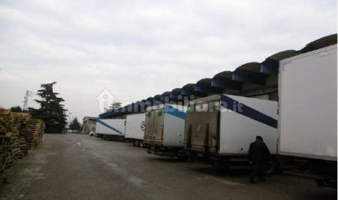 Capannone in Vendita