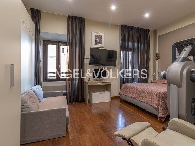 Appartamento via dei Due Macelli, Spagna, Roma