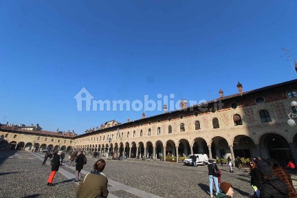 Vigevano, Corso Vittorio Emanuele II, 3
