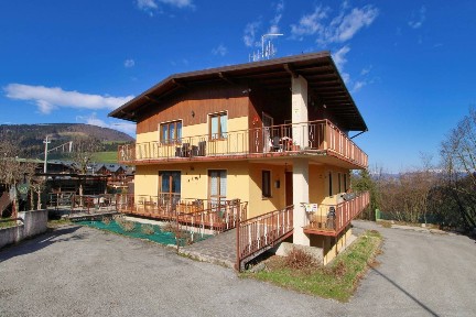 Appartamento in villa via Ech 15B, Centro, Gallio