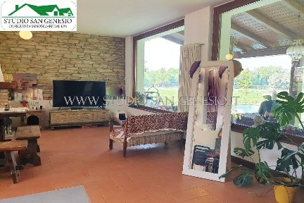 Villa unifamiliare via Po, Linarolo