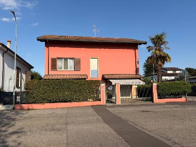 Mortara, Via Luigi Cadorna