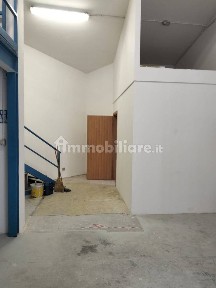 Magazzino - Deposito in Affitto