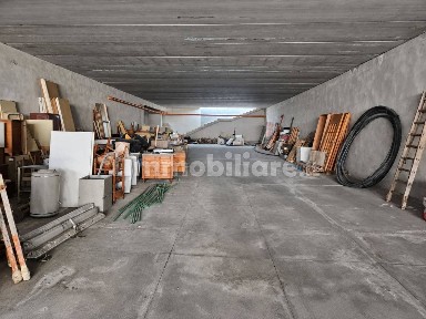 Magazzino - Deposito in Affitto
