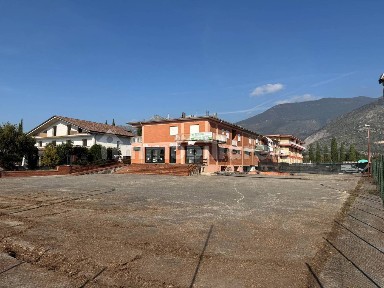 Locale commerciale in Vendita