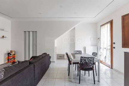 Terratetto plurifamiliare 154 m², ottimo stato, Solarolo
