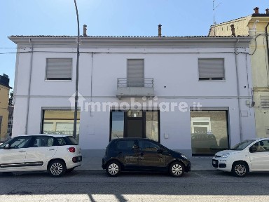 Locale commerciale in Affitto