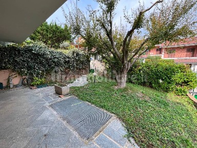 Villa bifamiliare via Monte Assietta 5, Semicentro, Chieri