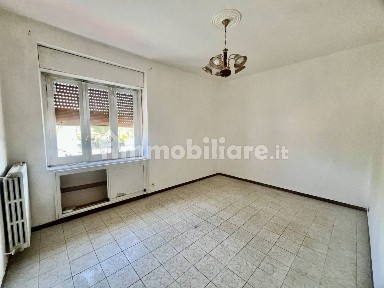 Trilocale da ristrutturare, primo piano, Trani
