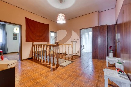 Appartamento buono stato, primo piano, Massarenti, Bologna