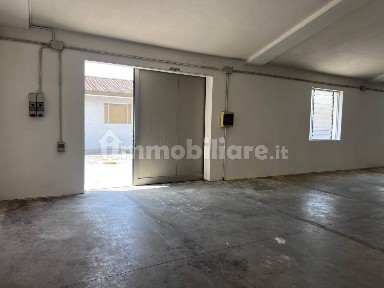 Magazzino - Deposito in Affitto