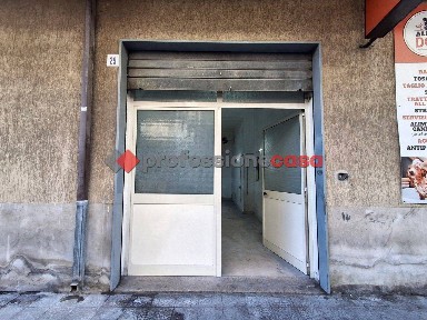 Locale commerciale in Affitto