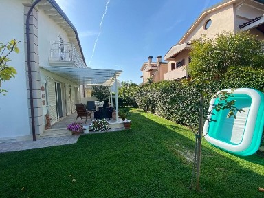 Villa unifamiliare via della Croce, Cinquale, Montignoso