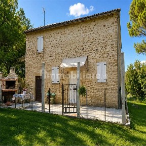 Mergo, Via Ravalle, 14