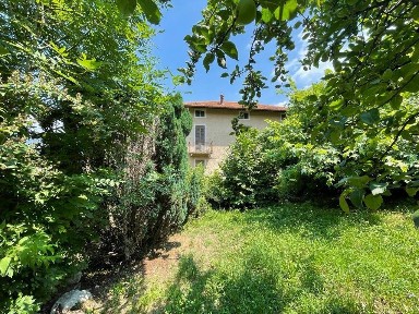 Casale Corte Cerro, Via Montebuglio, 1