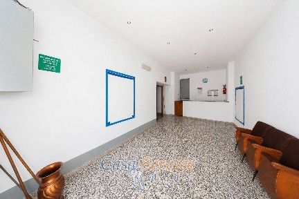Locale commerciale in Vendita