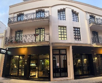 Locale commerciale in Vendita