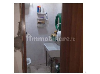 Magazzino all'asta via Beniamino Segre 42, Napoli