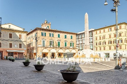 Trilocale piazza della Repubblica, Centro Storico, Jesi