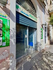 Locale commerciale in Vendita