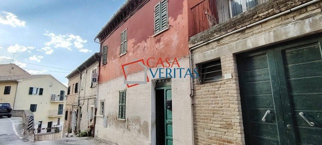 Monte San Vito, Via Giacomo Leopardi, 21