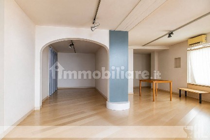 Locale commerciale in Affitto
