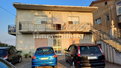 Villa bifamiliare via Croce del Vicario 59, Centro, Caltagirone