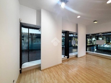 Locale commerciale in Affitto