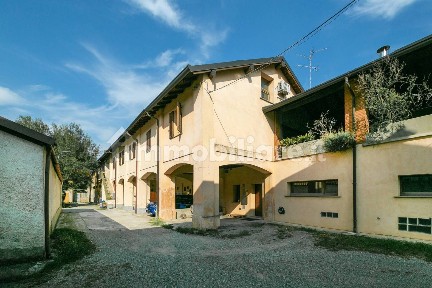 Cascina via Cadore 19, Cazzaniga - Ospedale, Monza