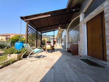Casale via Monte Resegone 2, Centro, Cogliate