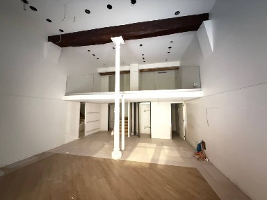 Bologna, Centro Storico, Via Clavature, 3