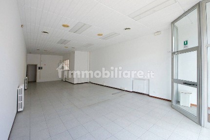 Attività commerciale con laboratorio in Affitto