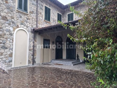 Trilocale ottimo stato, primo piano, Centro, Cernusco Lombardone