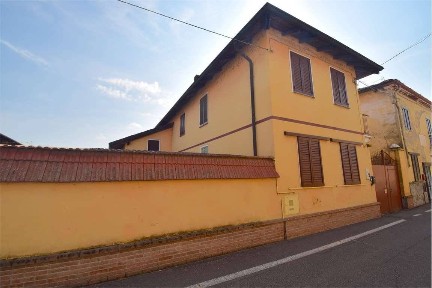 Albano Vercellese, Corso Umberrto I, 3